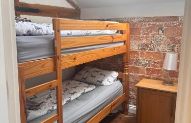 Rats Retreat at Tove Valley Cottages - Photo 11