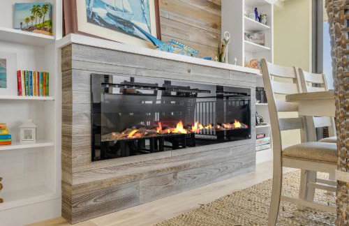 New dog-friendly Listing! Updated direct oceanfront with spacious balcony and heated pool - Foto 44