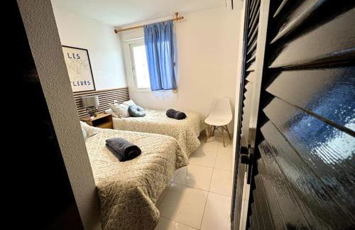 Luxury 2-Bed Marina Apartment - Photo 17