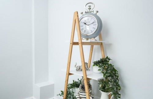 Heath House - Photo 2