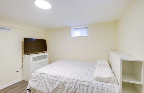 1 Mi to Metro DC Area Apt with Fenced Yard! - Foto 16