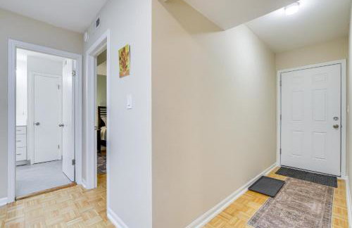 Steps to Shops and Eats Apt in Portage Park! - Foto 19