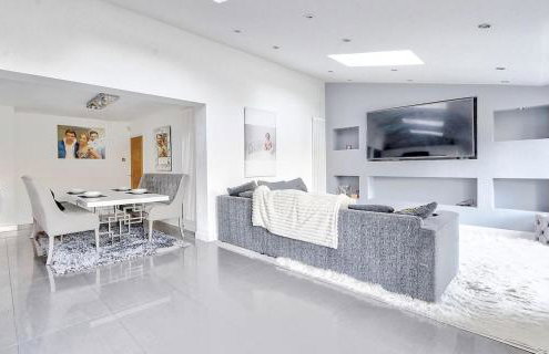 Luxury Stay In Heart Of Nunthorpe by GR Estates - Photo 5