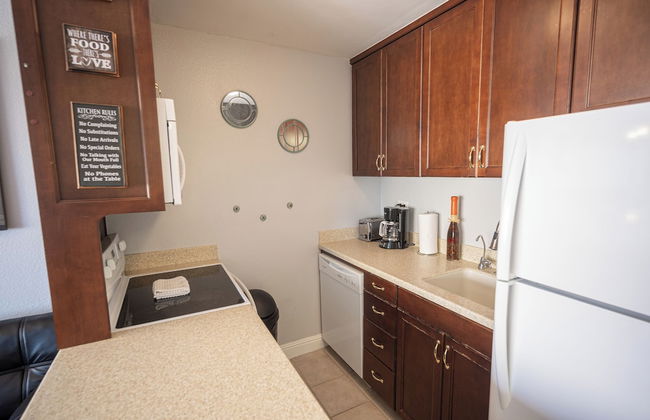 Stay together on the strip - 6 comfy beds w/view! - Foto 17