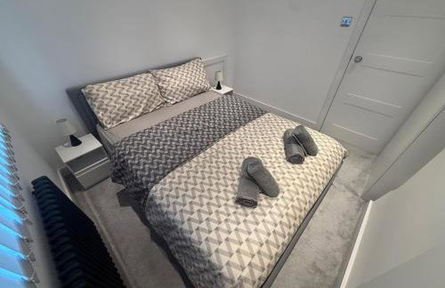 Luxury 4 Bedroom House in Harrow with Free Parking - Foto 26