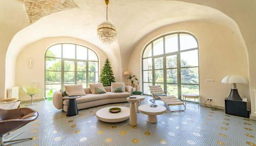 Castle In A Private Camargue Estate - Photo 2