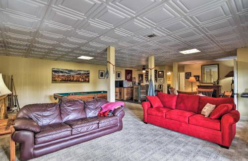 Cabin with BBQ and Games - Walk to Blue Ridge Parkway! - Foto 22