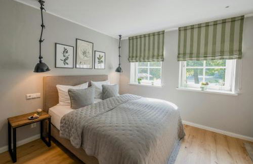 Forestry Chic Flat With Lake And Forest View - Photo 25