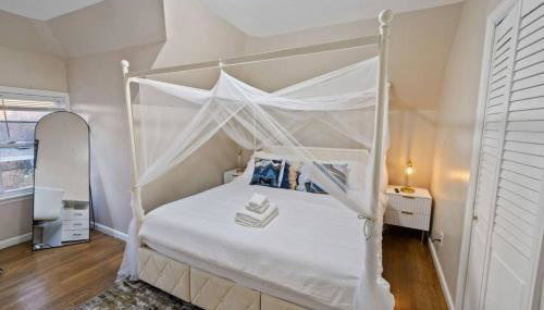 Modern 2BR Near NYC with Free Parking and Workspace - Foto 2