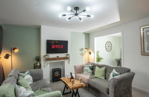 Stylish 4 Bed House, Free Parking, Close to M4 Newport - Foto 11