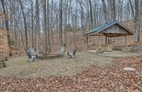 Private Hot Tub, Arcade Game Bee Spring Cabin - Foto 26