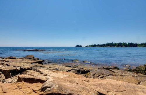 Oceanfront Prospect Harbor House w/ Deck, View - Foto 6
