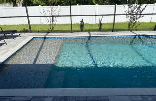 Gone Coastal! Large Heated pool home 30 min from beaches! - Foto 59