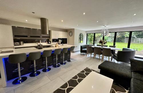 Luxury 5 Bed All En-Suite Cinema Room - Foto 21