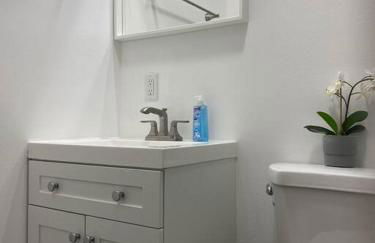 Chic Bungalow Apartment steps from Armature Works & Downtown Riverwalk - Foto 14