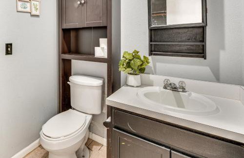 Wooded Couples Retreat with Lanai in Interlachen - Photo 17