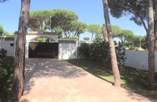 Villa Verde con Piscina a 800m de la Playa by Chiclana Dreams - Foto 31