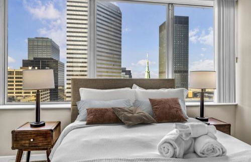 14th Floor Lux Downtown Condo w/ LAKE VIEWS & Gym - Photo 38