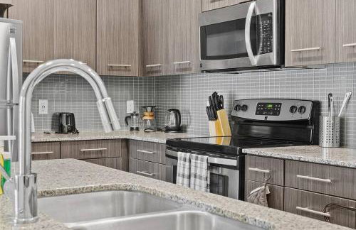 Luxe 2B/2B Getaway - Pool, Gym, Garage, Pet Wash - Foto 17