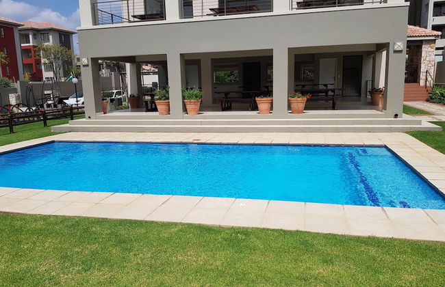 Nova Luxury Suites Saratoga 112 - Photo 12