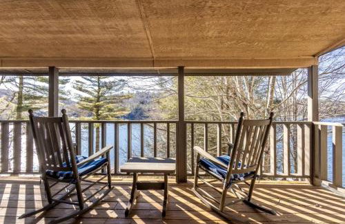 Enchanting Cabin with Breathtaking Sunset and Lake Views in North Carolina - Photo 14
