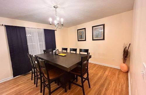 Modern 5 Bedroom Pocono house - Jacuzzi - Gameroom - Near Lake - Golf Couse - Foto 5