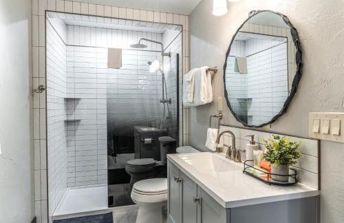 The Electric Bungalow - Photo 20