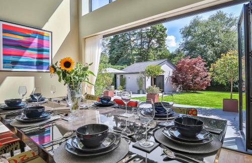 Avon House - modern family home - Photo 34