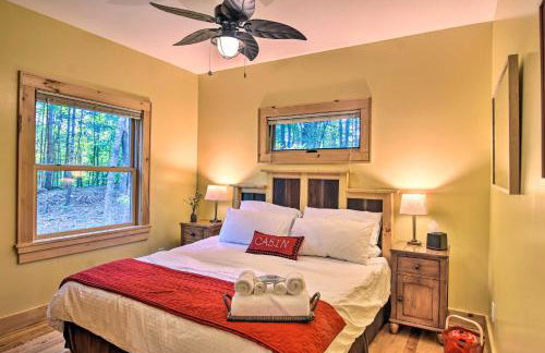 Romantic Asheville Area Cabin with Deck and Hot Tub! - Foto 19