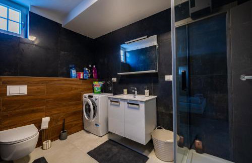 Villa Bohemica with Private Heated Pool - Photo 34