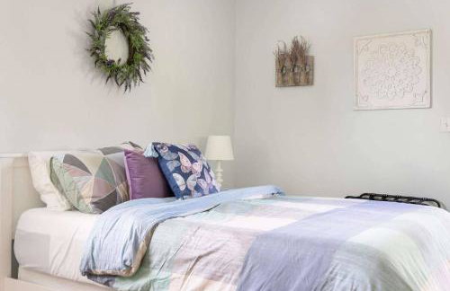 Relaxing Lakefront Retreat w/ Hot Tub & Dock - Foto 48