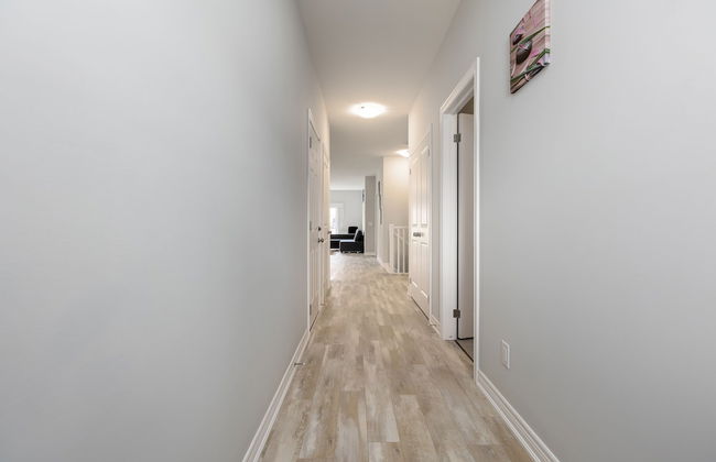 Luxury Bungalow mins Niagara falls & Brock uni - Photo 15