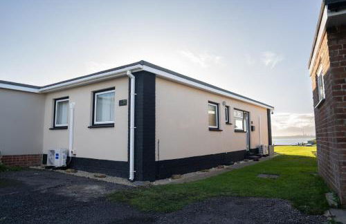 Romantic Seaside Chalet Retreat Solent Breezes - Foto 37