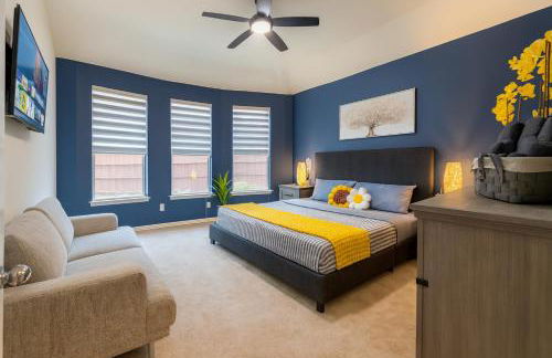 Entire Home 3BR Hidden Gem Getaway with Level 2 EV Charger, Central Location - Foto 4