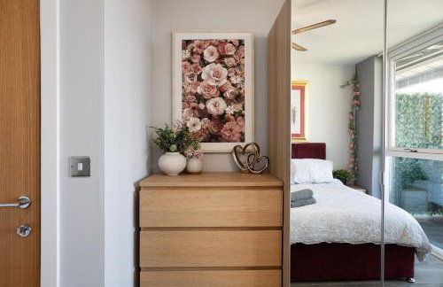 Vista Verde - Luxury City Penthouse 2BR - Sleeps up to 6 - Parking - Photo 34