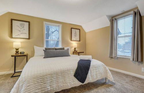 Downtown Launchpad for Urban Explorers | Fireplace - Foto 15