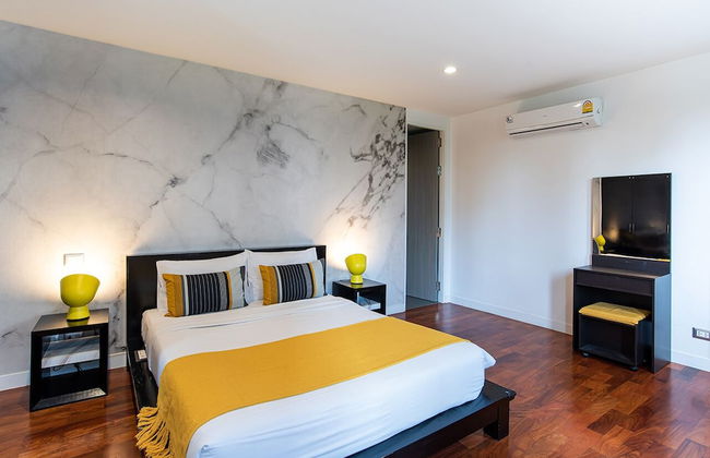 Benviar Tonson Residence - Photo 53