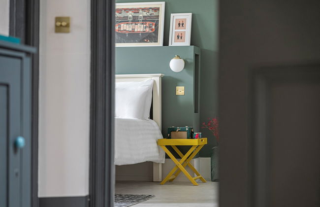 Chic and Colourful Family Home by Underthedoormat - Foto 21