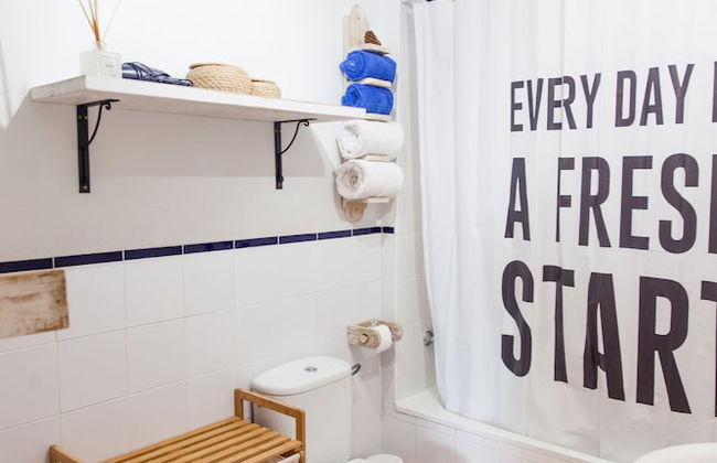 Beach House with garden - Photo 14