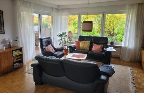 Großes Haus mit Garten, Sauna, Flügel, Kamin uvm - Photo 2