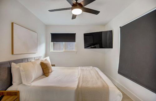 Custom Designer Home. Sleeps 9. Close to domain Q2 - Foto 24