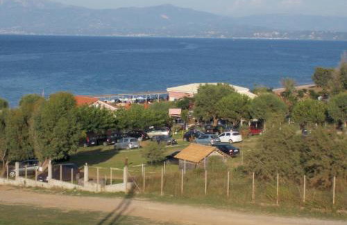 Beachside Mobile Home with Private Yard - Foto 23