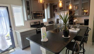 SPACIOUS TOWNHOUSE MINUTES FROM DOWNTOWN SA. - Foto 5