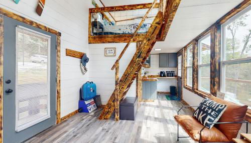 Family Fun! Riverside Home with Fire Pit - Foto 5