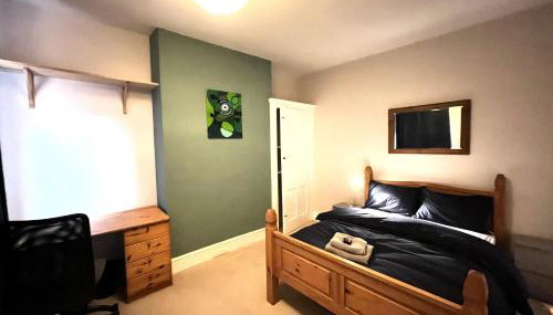 Lovely Victorian property close to Silverstone - Foto 2, towels, wardrobe