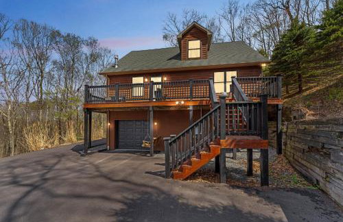 'The Eagles Nest at Alpine' Cabin w/ Fireplace! - Photo 3