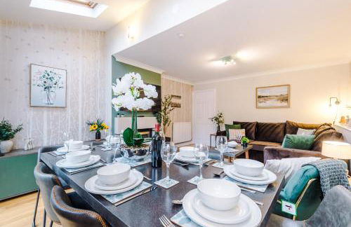 NEW! Incredible Home In Northwich By 53 Degrees Property, Perfect For Groups, FREE Parking! - Photo 11