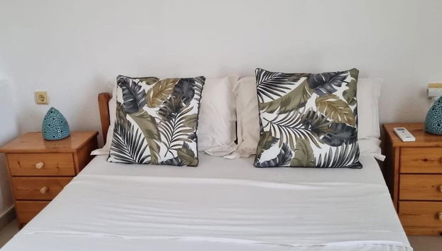 Plaka-sleeps4-parking-pool-hottub-seaviews - Foto 5, Habitación