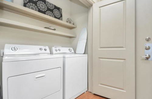 Lux Mid-Rise Walking Distance to NRG Stadium - Foto 11