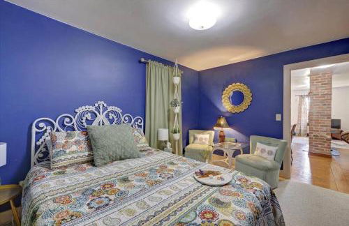 Boho Garden Bungalow Near IU, Downtown, EV Level 2 Station - Foto 16